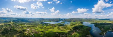 Bulgaristan 'ın Dam Yovkovtsi kentindeki İHA' dan inanılmaz bir hava manzarası