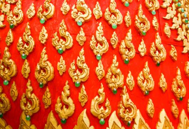 Güney güzelliğindeki Tayland dini festivallerinde araba dekorasyonu.