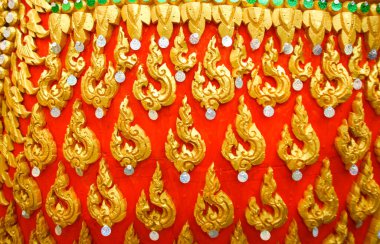 Güney güzelliğindeki Tayland dini festivallerinde araba dekorasyonu.