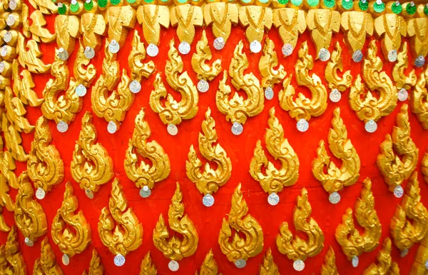 Güney güzelliğindeki Tayland dini festivallerinde araba dekorasyonu.