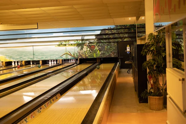 Bowling Bar Restoran Dengan Banyak Jalur Ada Juga Pertandingan Lain — Stok Foto