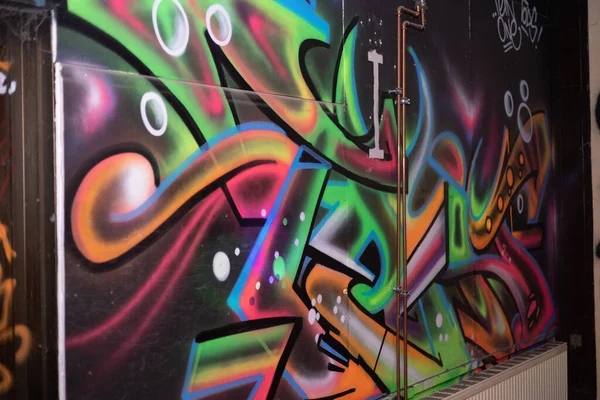Laser Game Interiér Fluorescenční Graffitis Malované Stěnách — Stock fotografie