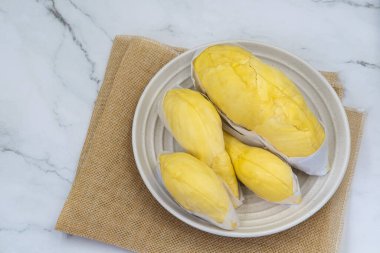 Ünlü tropikal meyve. Taze Durian ambalajı Tayland 'ın Durian kralı meyvesi.