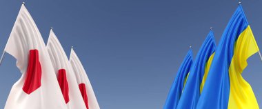 Yanlarında bayrak direkleri olan Japonya ve Ukrayna bayrakları. Mavi arka planda bayraklar. Mesaj için yer. Bağımsız Ukrayna. Üç Japon bayrağı. Bağımsız Devletler. 3B illüstrasyon.