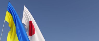 Yanlarında bayrak direkleri olan Japonya ve Ukrayna bayrakları. Mavi arka planda bayraklar. Mesaj için yer. Bağımsız Ukrayna. Japon bayrağı. Bağımsız Devletler. 3B illüstrasyon.