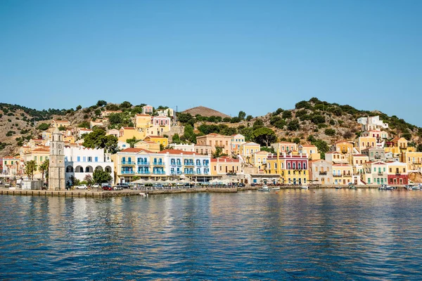 Yunanistan 'ın Dodecanese ada zincirinin bir parçası olan Rodos yakınlarındaki Simi Adası.