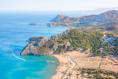 Yunanistan 'ın Rodos adasındaki Tsambika manastırından Tsambika plaj manzarası.