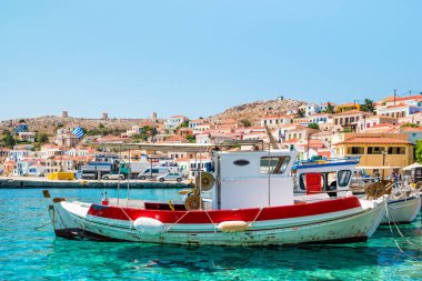 Yunanistan 'ın Dodecanese ada zincirinin bir parçası olan Rodos yakınlarındaki Halki Adası.