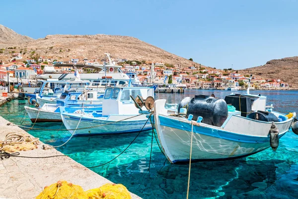 Yunanistan 'ın Dodecanese ada zincirinin bir parçası olan Rodos yakınlarındaki Halki Adası.