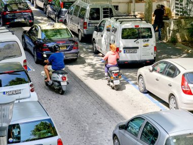 Rodos, Yunanistan - Haziran 2021: Rodos Adası, Yunanistan 'da sokak yaşamı