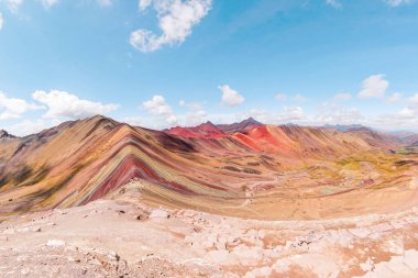 Vinicunca veya Winikunka. Ayrıca Montana de Siete Colores olarak da bilinir. Peru And Dağlarında Dağ.