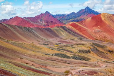 Vinicunca veya Winikunka. Ayrıca Montana de Siete Colores olarak da bilinir. Peru And Dağlarında Dağ.