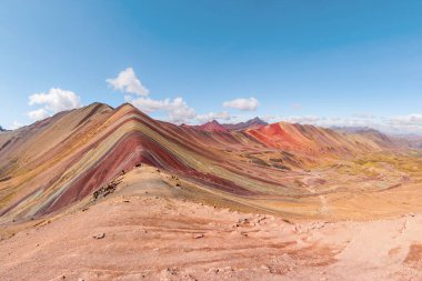 Vinicunca veya Winikunka. Ayrıca Montana de Siete Colores olarak da bilinir. Peru And Dağlarında Dağ.