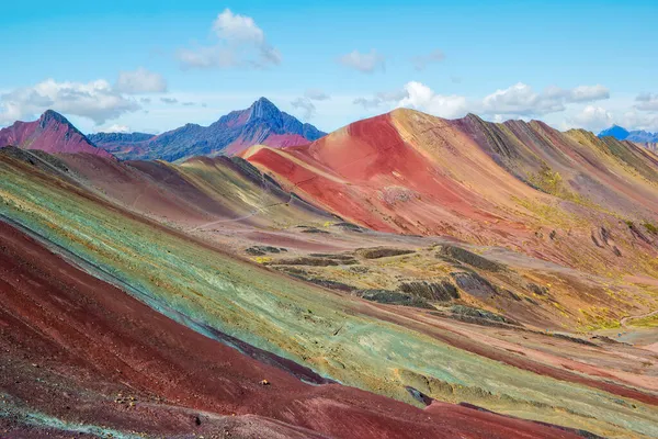 Vinicunca veya Winikunka. Ayrıca Montana de Siete Colores olarak da bilinir. Peru And Dağlarında Dağ.