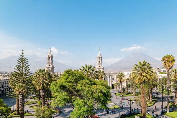 Piazza Principale Arequipa Sullo Sfondo Del Vulcano Misti — Foto Stock