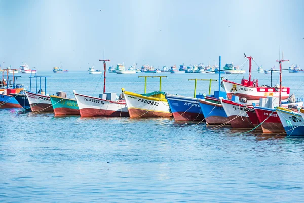Paracas Peru Oktober 2021 Bunte Boote Der Bucht Von Paracas — Stockfoto