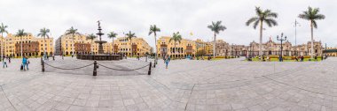 Peru 'nun tarihi Lima şehrinin merkez meydanı..