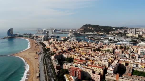 Ντρον Πυροβόλησε Βαρκελώνη Λιμάνι Βάρκες Κοντά Στην Ακτή Θέα Drone — Αρχείο Βίντεο