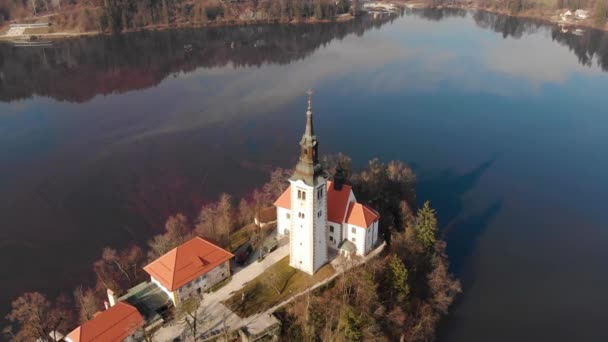 Lago Cidade Eslovena Bled Filmado Com Drone Meio Lago Uma — Vídeo de Stock