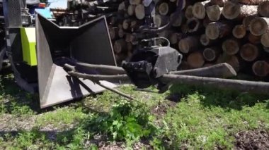 Ahşap işçiliği ve ağaç kesimi. Tahta atığından alternatif enerji kaynakları. Yakmak için odun. Odun yakarak termal ya da elektriksel enerji elde etmek. Katlanmış kereste. Yakıcı odun yakıtı. Yenilenebilir enerji