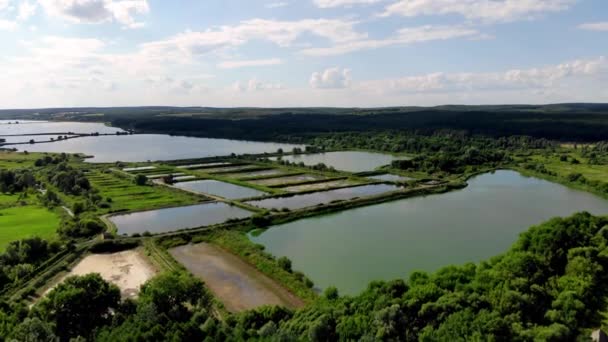 Luchtfoto Van Een Viskwekerij Noord Europa Kunstmatige Reservoirs Voor Kweek — Stockvideo