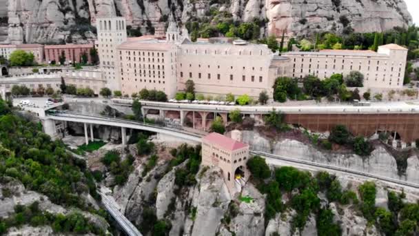 Tiro Dron Del Monte Montserrat Drone Vista Del Famoso Monasterio — Vídeos de Stock