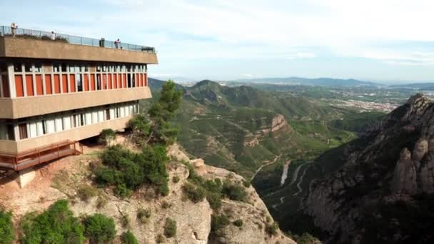 Гора Монсеррат Испании Знаменитый Монастырь Монсеррат Горное Отступление Бенедиктинских Монахов — стоковое видео
