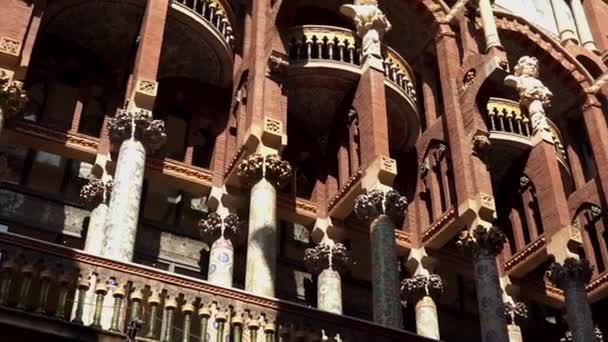 バルセロナのゴシック地区 バルセロナ旧市街の中心部と最も古い部分 歴史センター バルセロナの狭い通り 小さな広場だ 建築記念物 — ストック動画