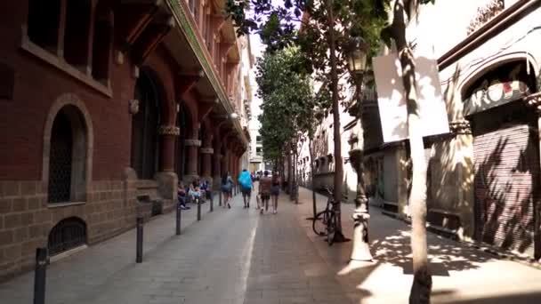 巴塞罗那哥特式区巴塞罗那旧城的中央和最古老的部分 历史中心巴塞罗那狭窄的街道 小正方形建筑纪念碑 — 图库视频影像