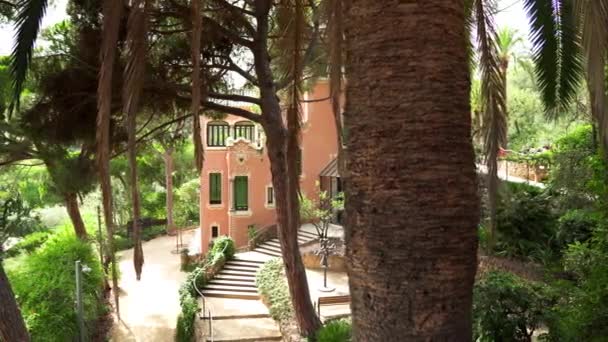 巴塞罗那安东尼奥 戈德博物馆 西班牙杰出的建筑师 巴塞罗那的地标公园盖尔的两层楼的豪宅 Park Guell — 图库视频影像