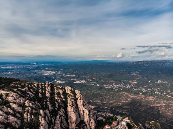 Pemandangan Drone Gunung Montserrat Pegunungan Bergerigi Spanyol Gunung Lansekap Jalur — Stok Foto