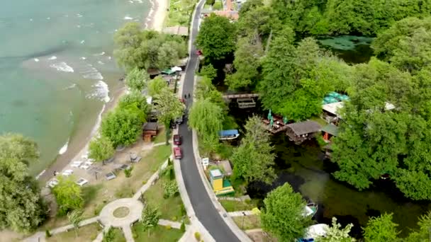 Κηφήνες Και Εστιατόρια Στις Όχθες Της Λίμνης Οχρίδας Κηφήνας Άποψη — Αρχείο Βίντεο