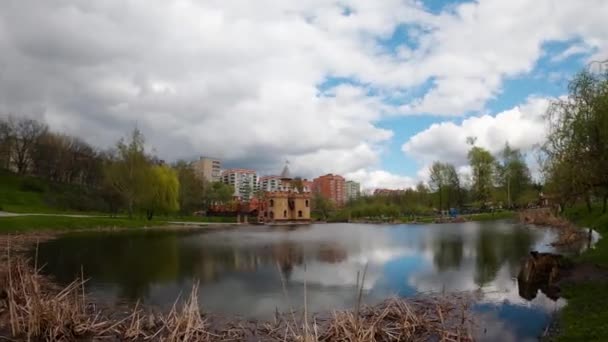 Cloud Timelapse Castle Lake Backdrop Rapidly Moving Clouds Timelapse Approaching — Stock video