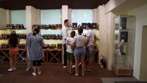 People Buy Wine Cognac Shabo Factory Wine Culture Center Shabo — Stockvideo