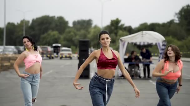 Flashmob Dancing Girls Dance Bachata Choreography Latin American Dance Master — Vídeos de Stock