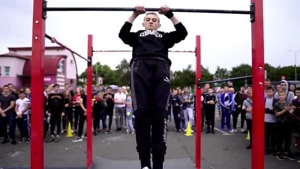 Workout Sports Competitions Innorthern Europe Young Athletes Show Acrobatic Stunts — Vídeo de Stock