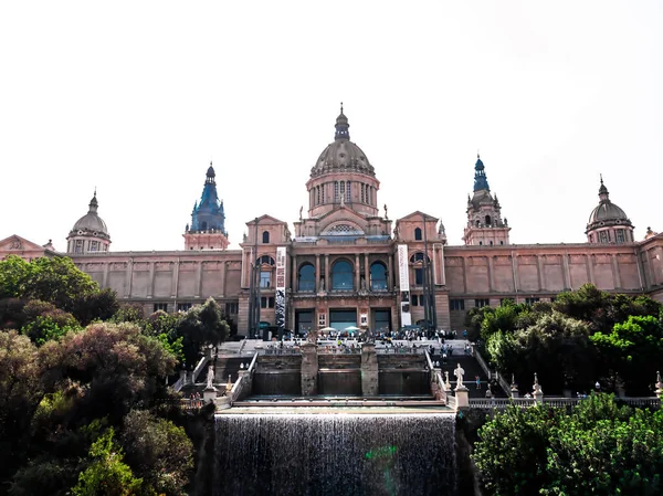 バルセロナの国立宮殿のドローン撮影 カタルーニャ国立美術館 バルセロナのドローン博物館からの眺め モンジュイック バルセロナの首都の山 ロイヤリティフリーのストック画像