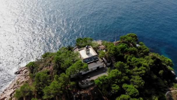 Drohnenblick Auf Felsige Klippen Und Das Meer Der Stadt Tossa — Stockvideo