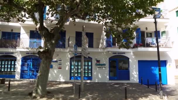Прибрежный Город Cadaqus Улице Felin City Открытыми Кафе Ресторанами Центр — стоковое видео