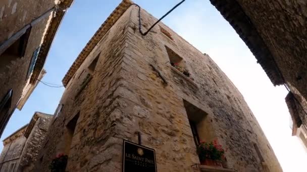 Vila Fortificada Medieval Saint Paul Vence Pessoas Caminham Por Uma — Vídeo de Stock