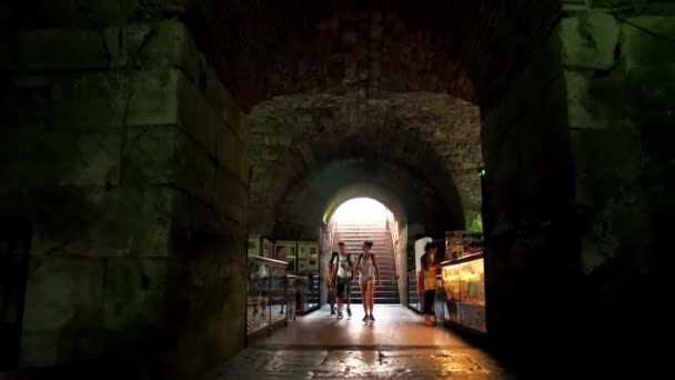 Shop Souvenirs Cellars Diocletian Split Croatia Palace Diocletian Split Palace — Stock video