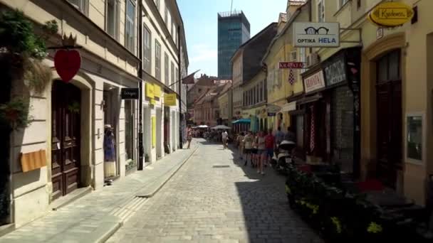Κεντρική Οδός Καφετέριες Και Εστιατόρια Στο Ζάγκρεμπ Πολύχρωμοι Δρόμοι Κόσμο — Αρχείο Βίντεο