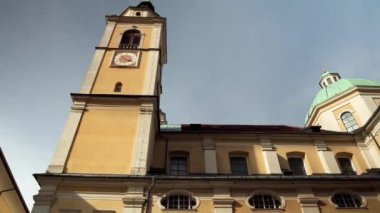 Ljubljana 'daki Aziz Niklas Katedrali. Ljubljana Slovenya 'daki Katolik Katedrali. Ljubljana Başpiskoposluğu Katedrali. Cyril ve Methodius Meydanı 'ndaki Katedral