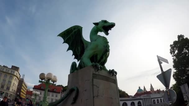 류블랴나에 드래곤 브릿지 류블랴나 류블랴 가로지르는 슬로베니아 유명하고 알아볼 수있는 — 비디오