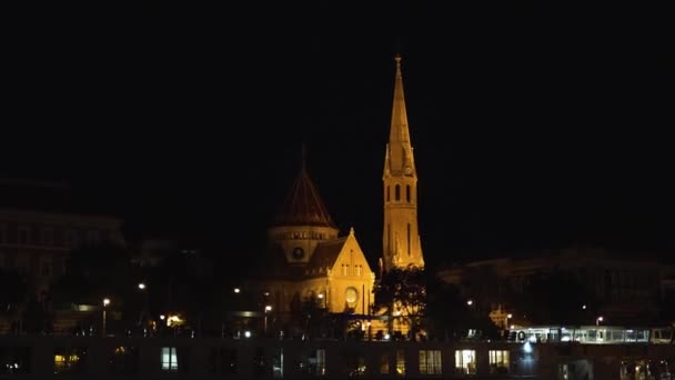 Iglesia Budapest Vista Nocturna Budapest Desde Barco Paseo Barco Bósforo — Vídeo de stock