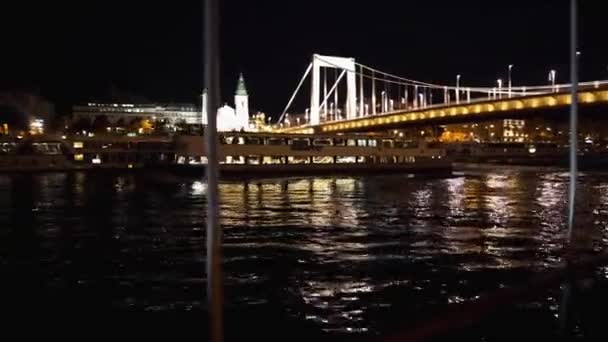 Pont Elizabeth Budapest Pont Routier Suspendu Traversant Danube Budapest Bateau — Video