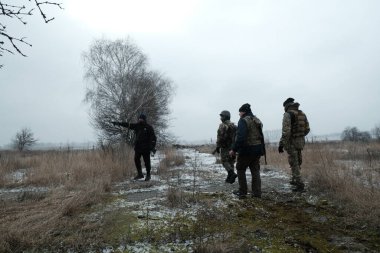 Hostroluchchya, Ukrayna: 7 Mart 2022: Ukrayna köyündeki bölge savunma savaşçıları