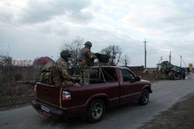 Hostroluchchya, Ukrayna: 8 Mart 2022: Ukrayna köyünde toprak savunma savaşçıları