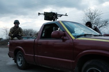 Hostroluchchya, Ukrayna: 8 Mart 2022: Ukrayna köyünde toprak savunma savaşçıları