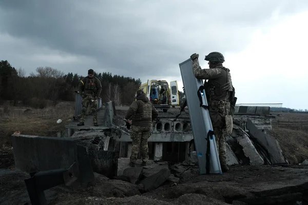 Hostroluchchchya Ukraine März 2022 Zerstörte Brücke Durch Russische Armee Ukrainischem — kostenloses Stockfoto